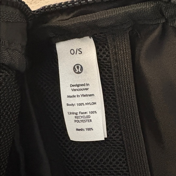 New Lululemon Logo Everywhere Belt Bag 1L Black - Picture 7 of 7
